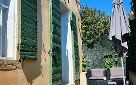 Douceur Et Charme Avec Jardinet Plein Sud